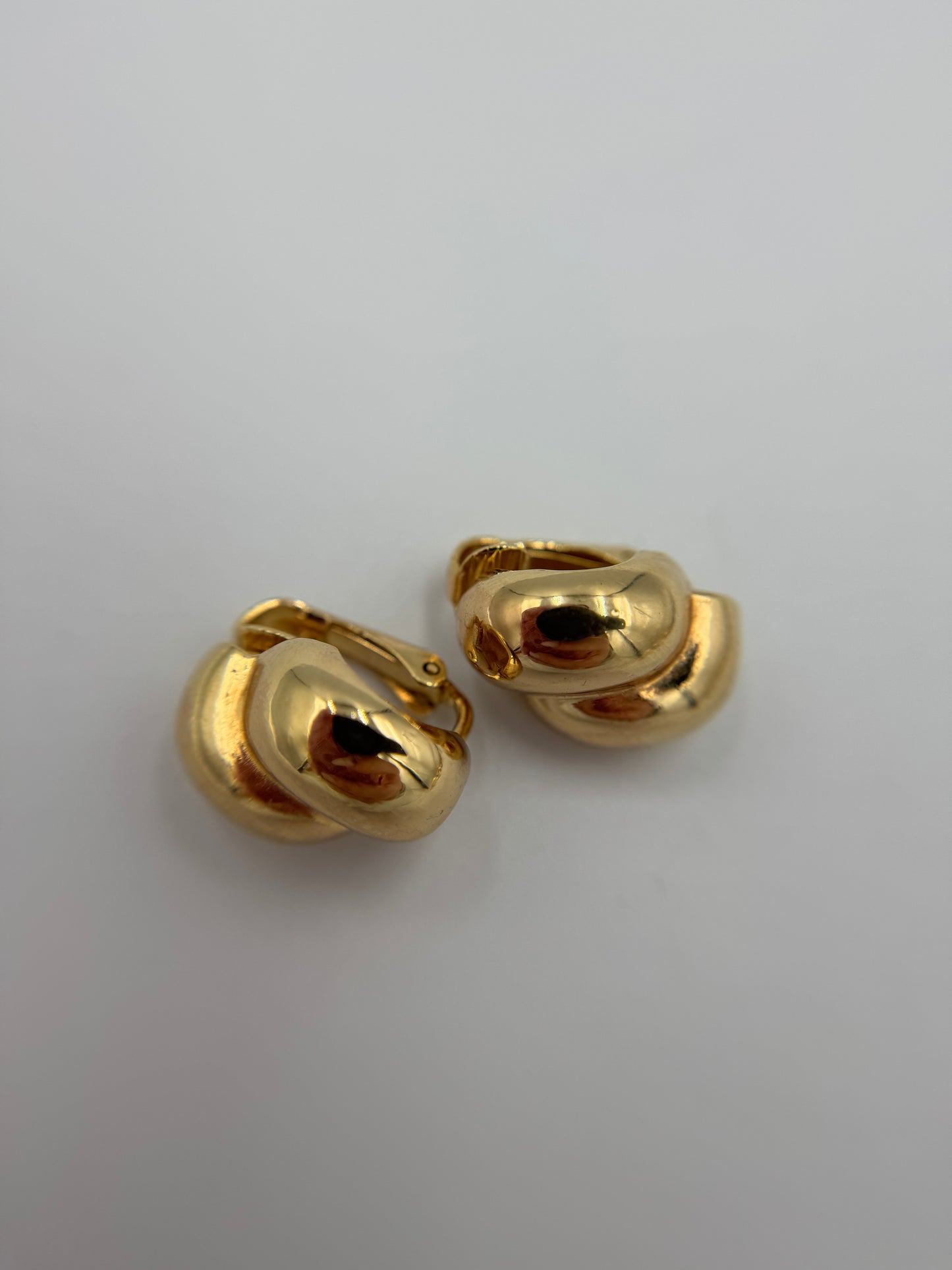 CHRISTIAN DIOR Vintage Clip Earrings