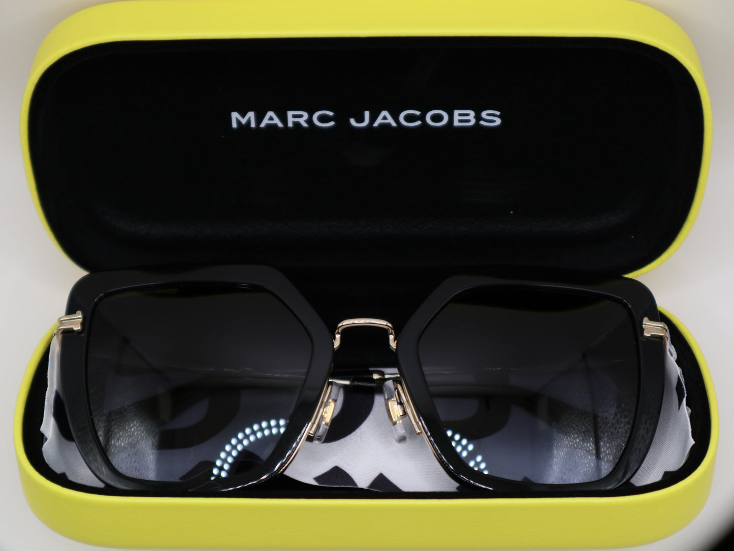 MARC JACOBS Sunglasses